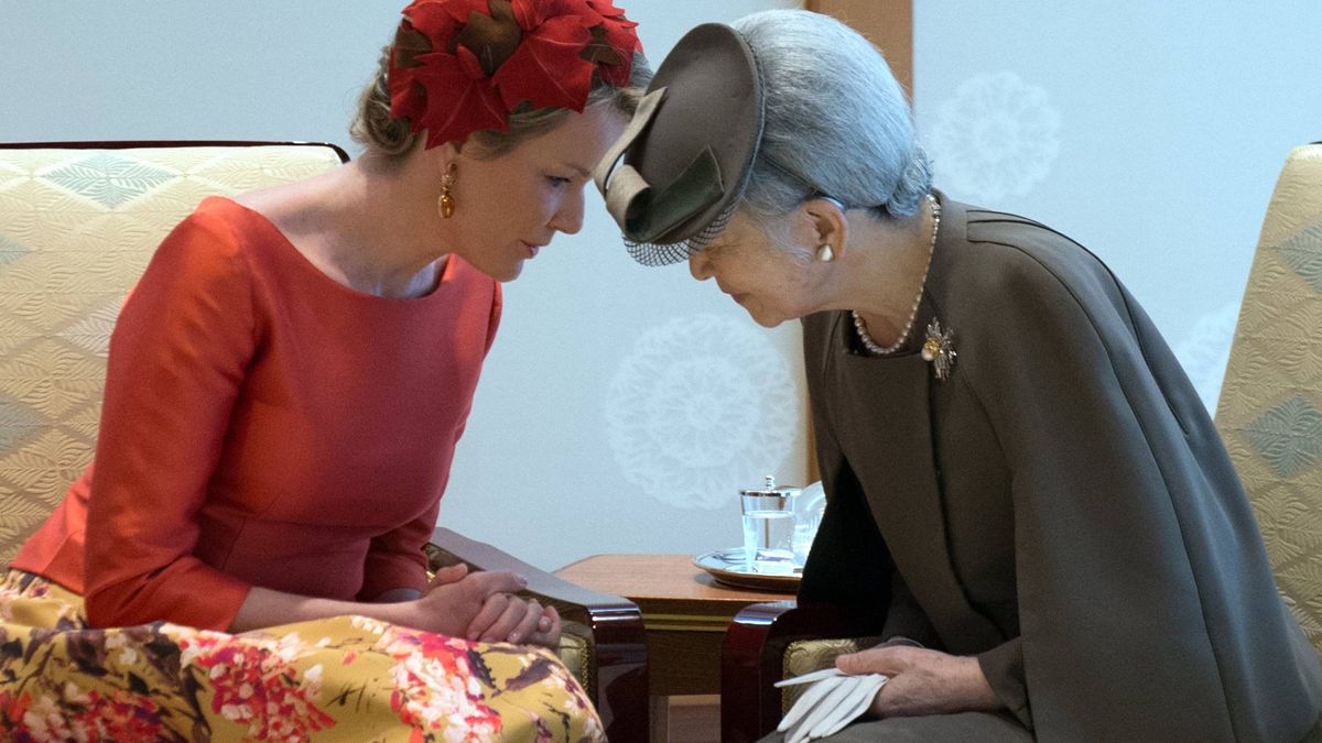 Todos los estilismos de la reina Matilde en su visita de Estado a Japón