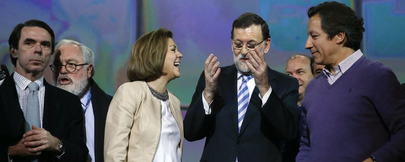 Foto:  Mariano Rajoy junto a dirigentes importantes del PP durante la clausura de la convención nacional del PP, celebrada en febrero de 2015. (Foto: Reuters)