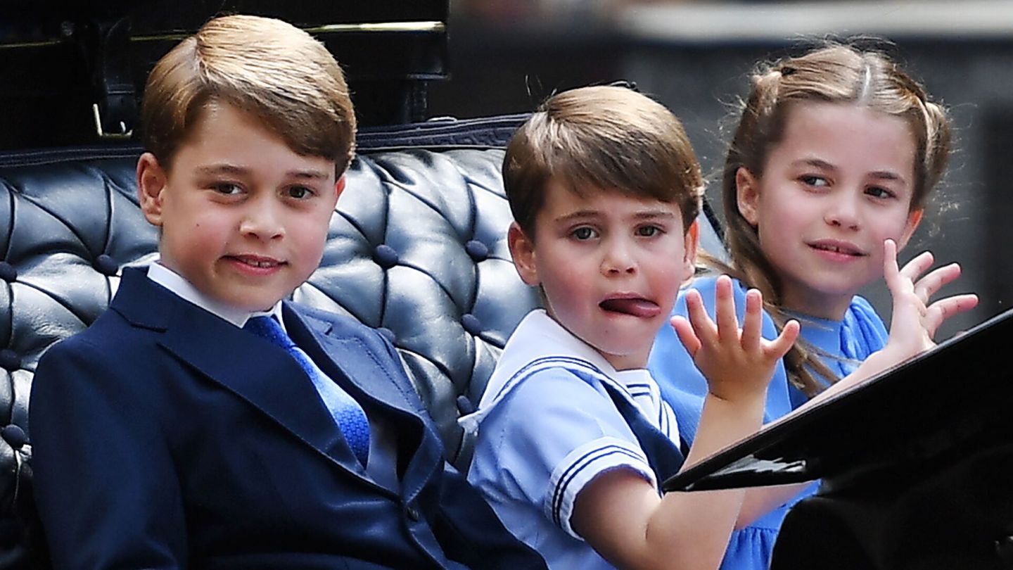 Los tres hijos de los duques de Cambridge, en el Jubileo de Platino. (EFE/Andy Rain) 