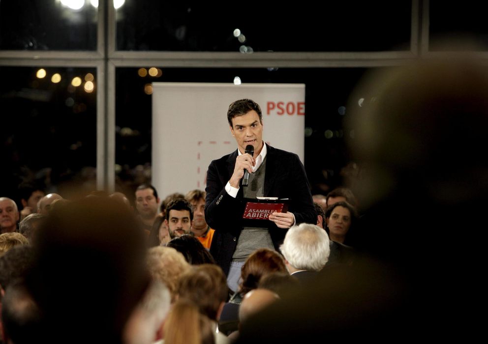 Foto: Pedro Sánchez participa en una 'Asamblea Abierta' del PSOE. (EFE)