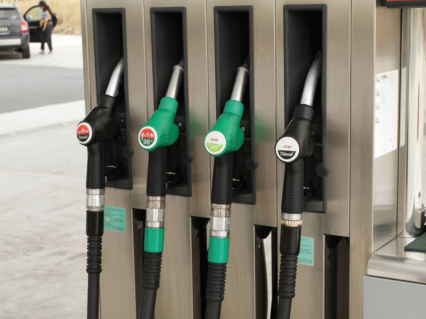 Las ventas de coches de gasolina ya superan a las de modelos diésel en España.