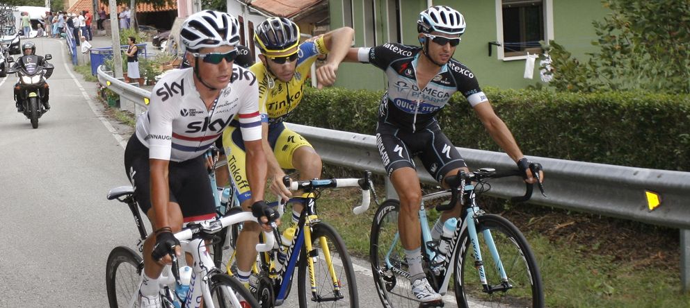 Brambilla y Rovny se lían a puñetazo limpio en plena Vuelta Ciclista a España