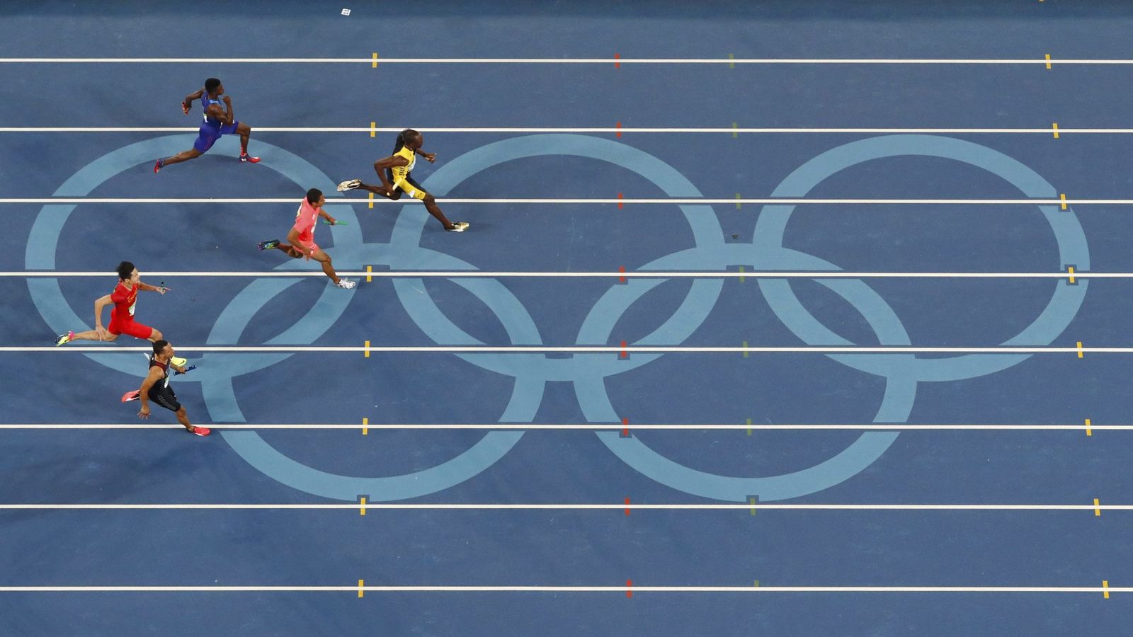 Foto: Bolt volvió a ser la cara del olimpismo con tres oros. (EFE)