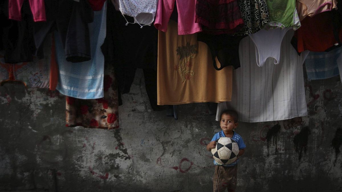 Blatter y Platini meten uno de los goles más difíciles, y bonitos, del mundo en Gaza