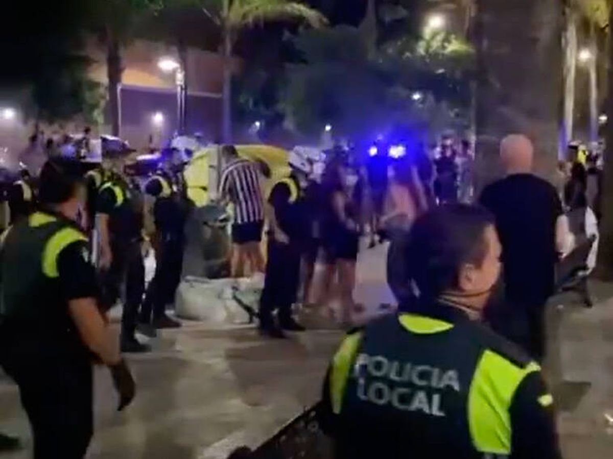 Foto: Un agente resultó herido en los incidentes (Instagram/Fuengirola se queja)