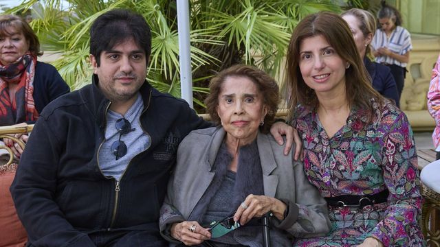 Mirna Carvajal junto a sus hijos, Vicky y Daniel (CordonPress)