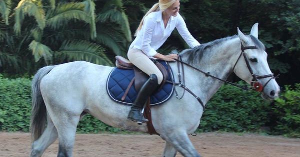 Foto: Victoria Ortiz montando a caballo. (Vanitatis)