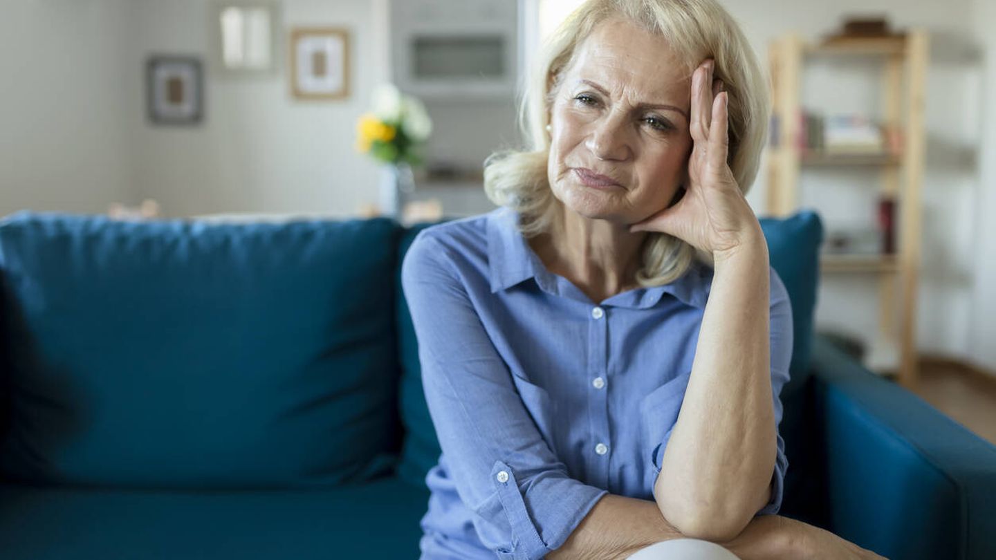 El cansancio es un síntoma común del hipotiroidismo y la perimenopausia. (iStock)