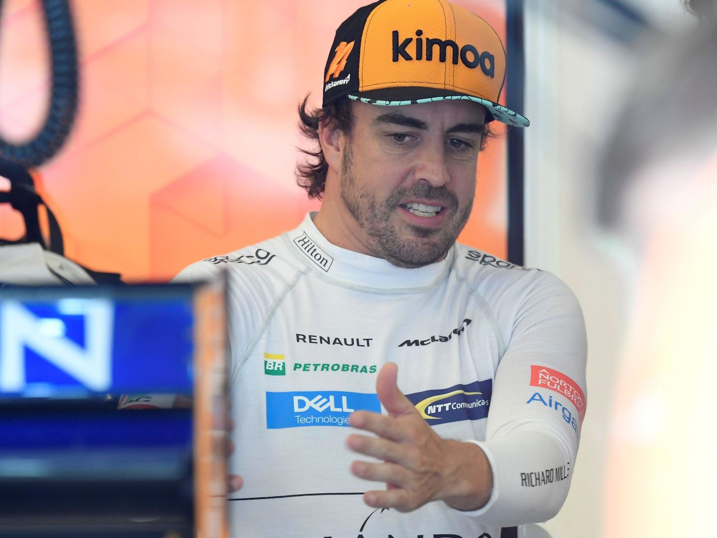 Fernando Alonso cree que pueden sacarle más rendimiento al coche en el GP de Hungría. (EFE)