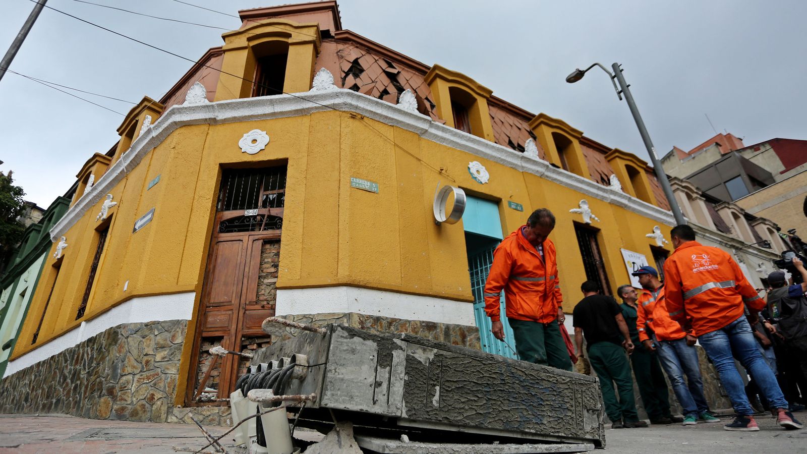 Foto: Lugar donde se registró una explosión en el barrio La Macarena, en Bogotá (Efe).