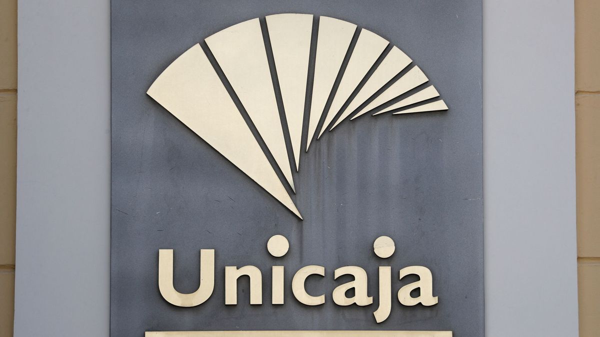 Unicaja amplía su alianza con Santalucía por 358 M y cesa los acuerdos con Mapfre y Aegon