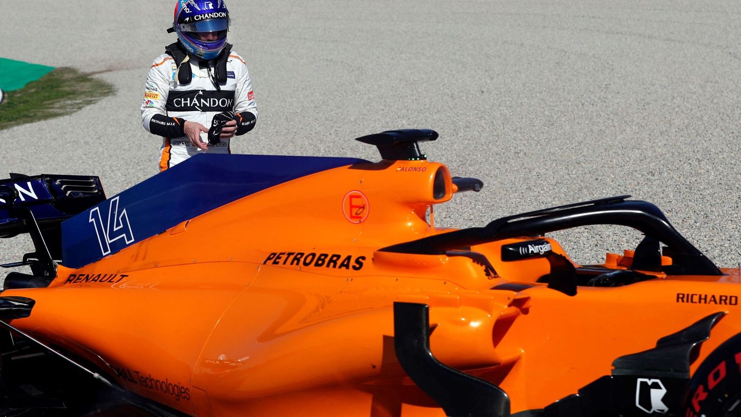 El McLaren se paró por la mañana en Montmeló. (EFE)
