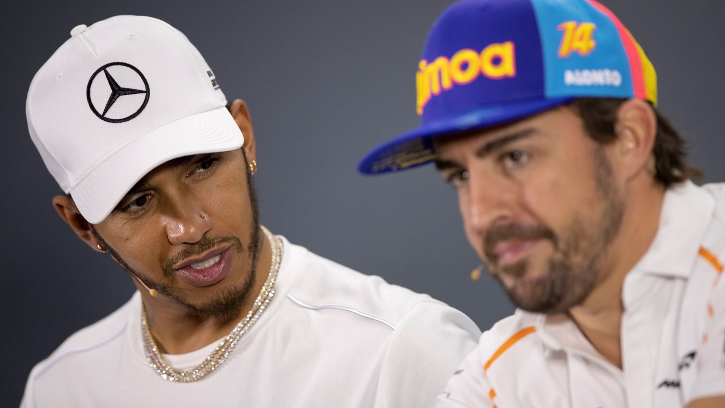 Lewis Hamilton (i) y Fernando Alonso. (EFE)