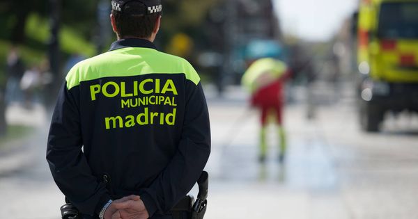 Foto: Agente de la Policía Municipal de Madrid. (iStock).