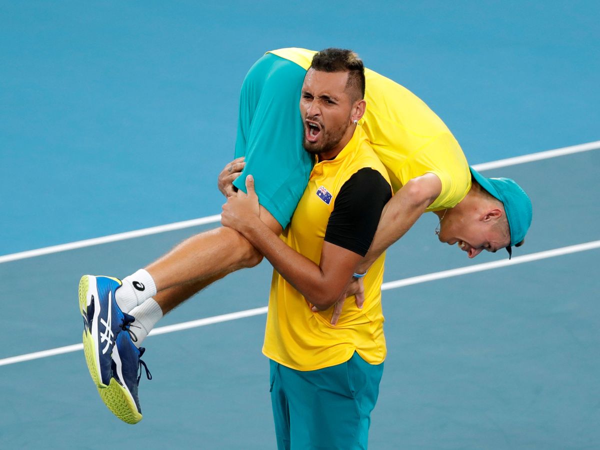 Foto: Nick Kyrgios y Alex de Miñaur ganaron el decisivo partido de dobles en cuartos de final. (Reuters)