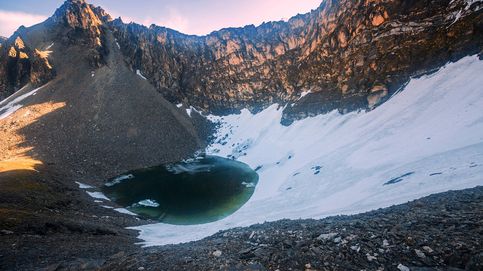 El misterio de Skeleton Lake, el lago del Himalaya más maldito