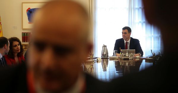 Foto: Pedro Sánchez, durante su primera reunión del Consejo de Ministras y Ministros, este 8 de junio en el palacio de la Moncloa. (Reuters)