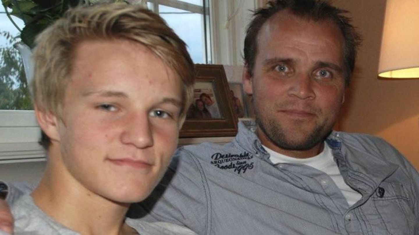 Martin Odegaard, junto a su padre.
