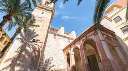El pueblo pesquero de la Comunidad Valenciana para escapar este otoño: con un castillo frente al mar, donde ver aves y saborear su lonja 