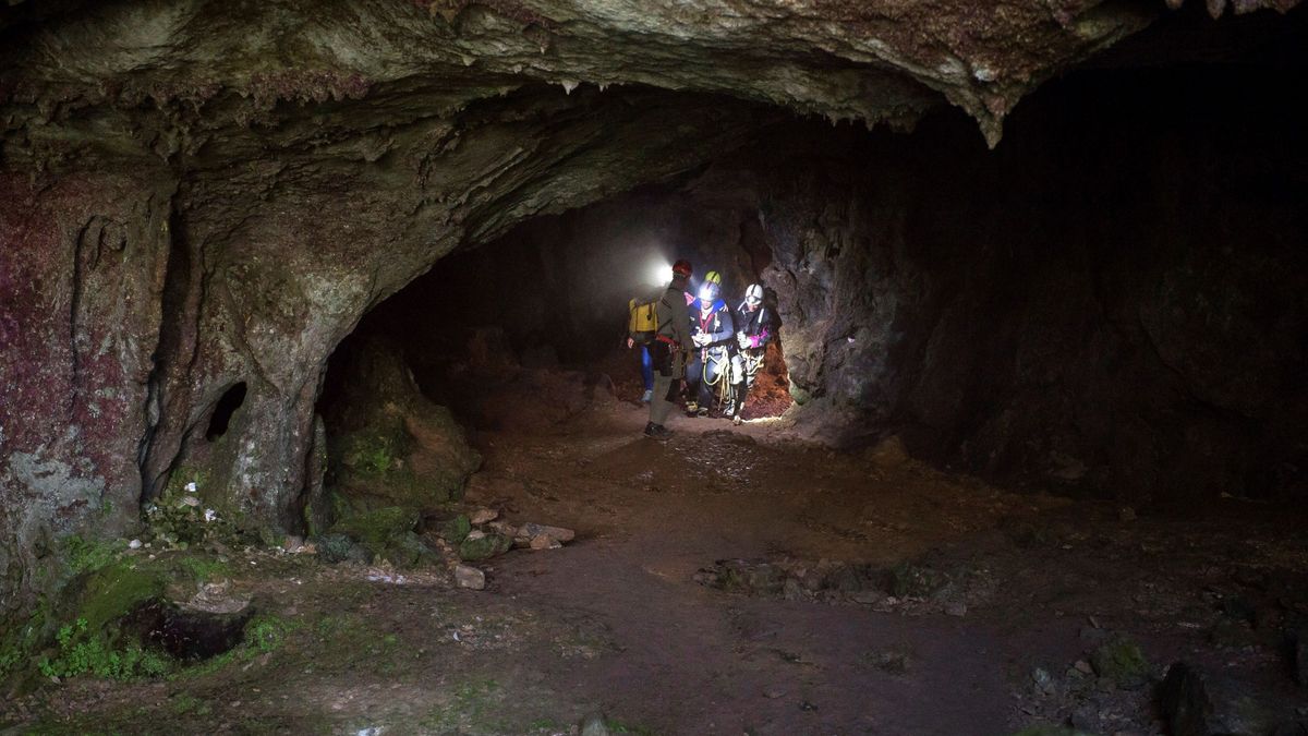 Los cuatro espeleólogos ya están localizados en la cueva cántabra de Cueto-Coventosa