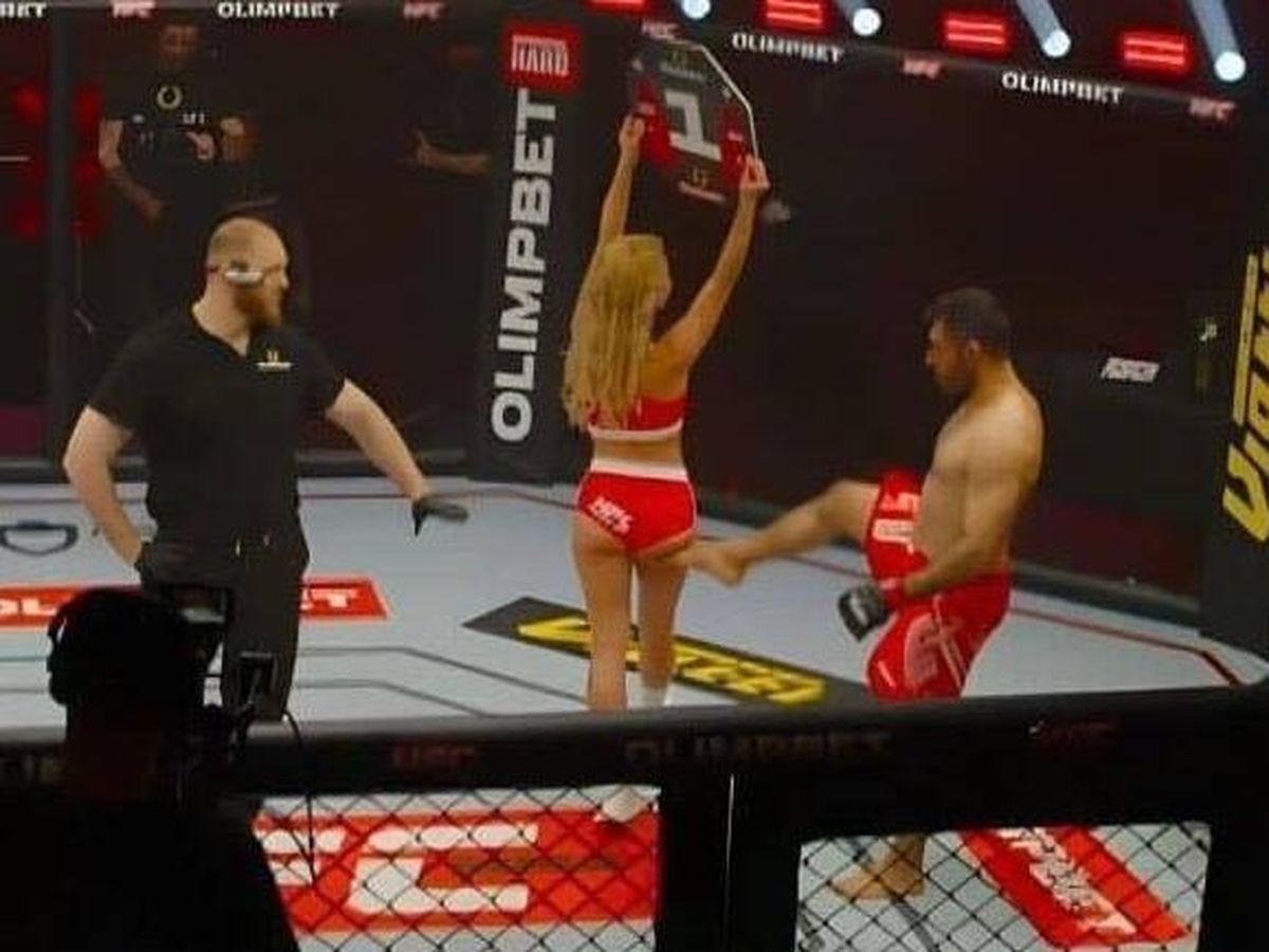 Foto: Ali Heibati golpea a la 'ring girl' en la MMA HFC.
