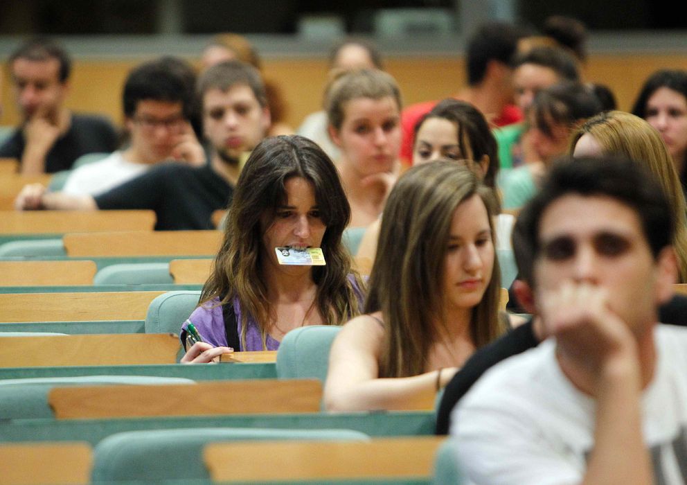 Foto: Aunque parezca lo contrario, la educación universitaria es más importante que nunca. (Efe)