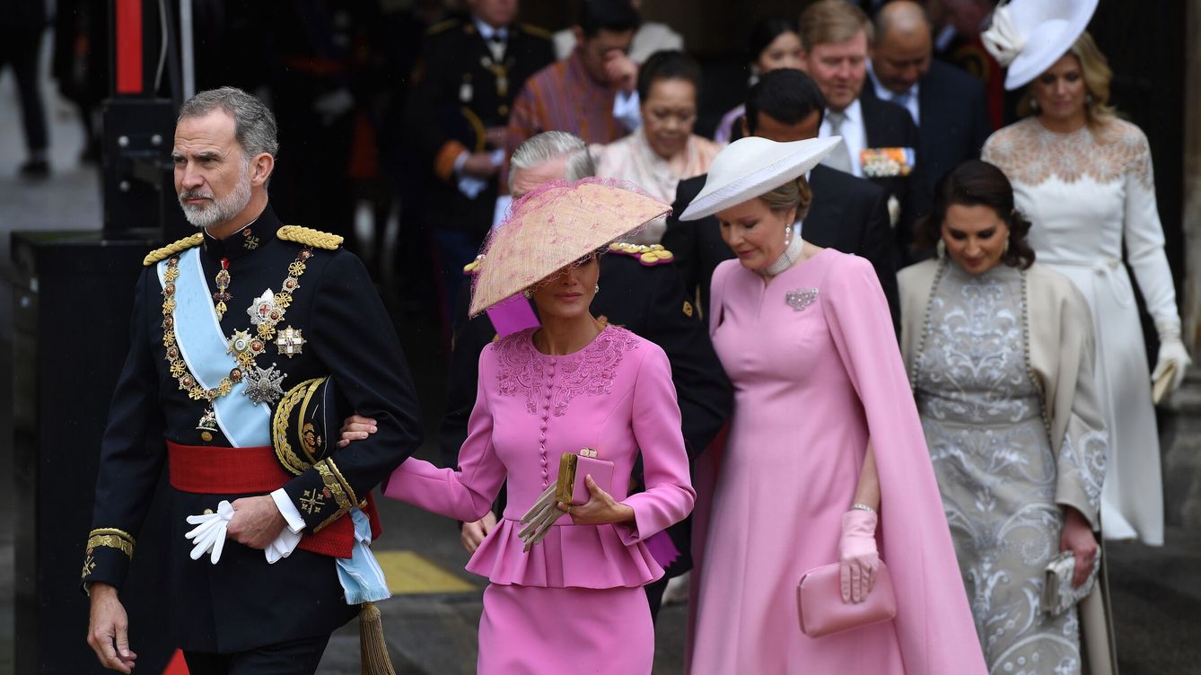 Foto: Coronación de Carlos III del Reino Unido y Camila: el vestido de Letizia y la ceremonia en la abadía de Westminster, hoy en directo. 