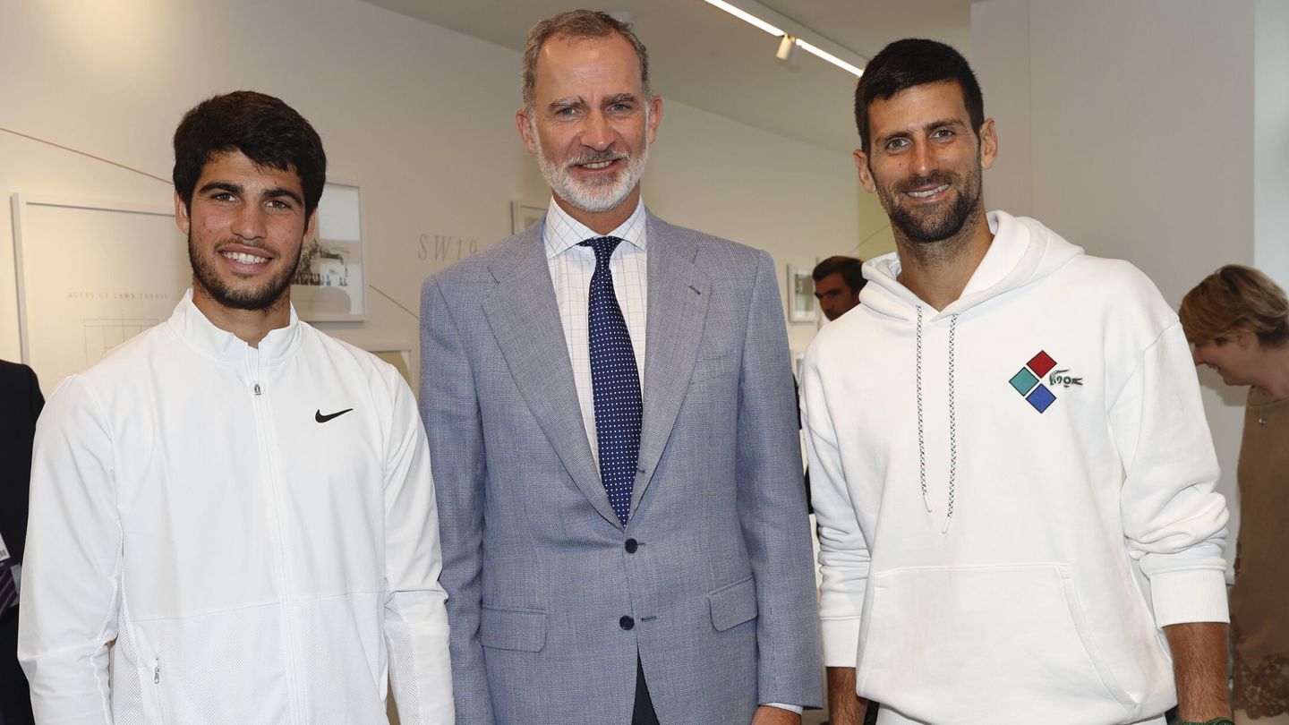 El rey Felipe VI con Alcaraz y Djokovic después de la final de Wimbledon (EFE)