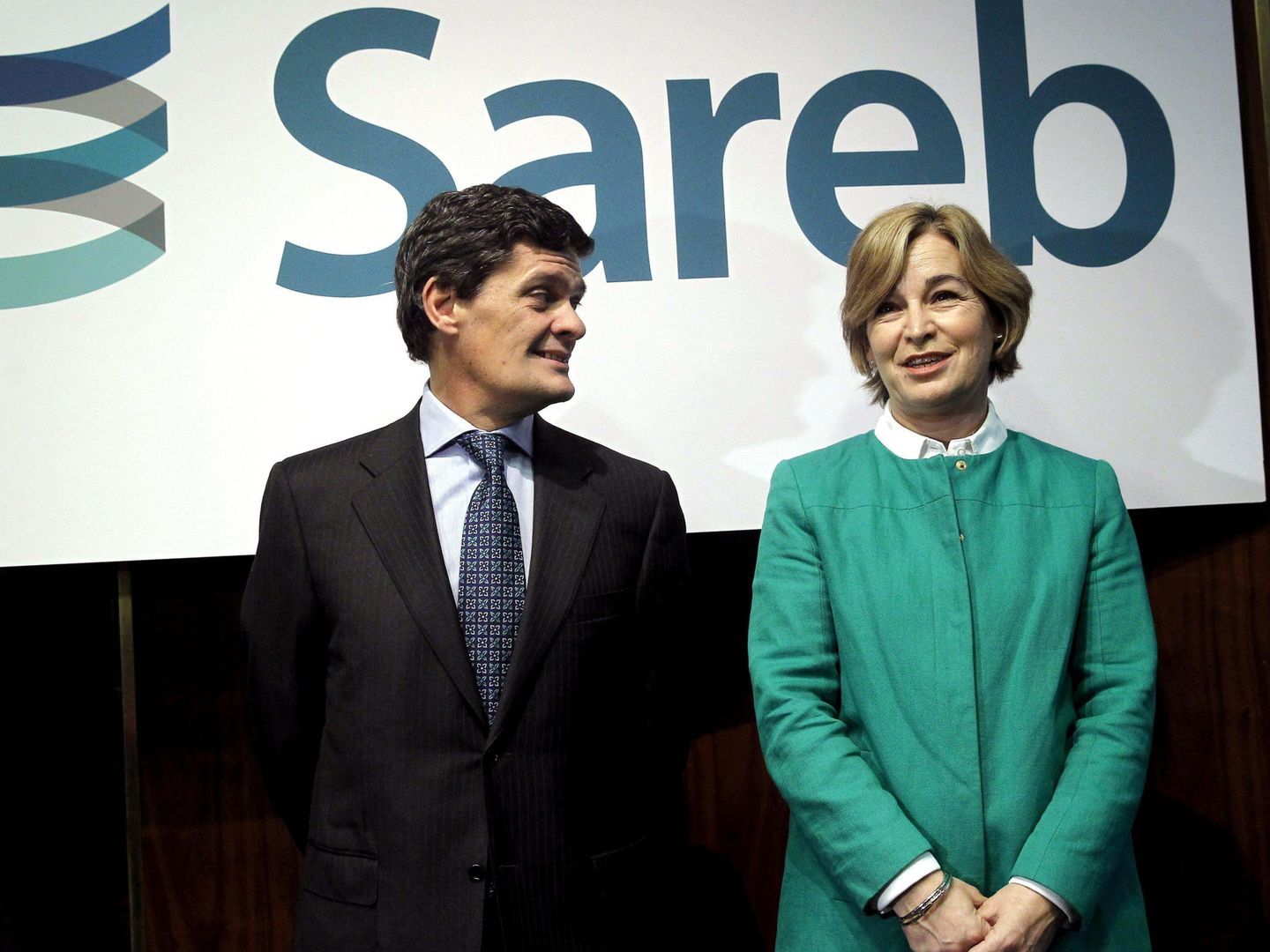 Jaime Echegoyen y la expresidenta de Sareb Belén Romana. (EFE/Chema Moya)