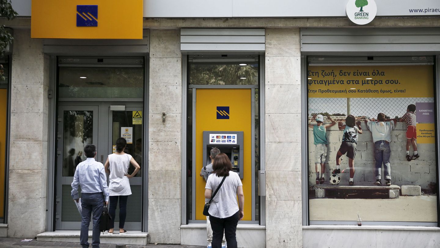 Más de la mitad de los créditos del Banco del Pireo, el más potente de Grecia, son morosos. (Reuters)