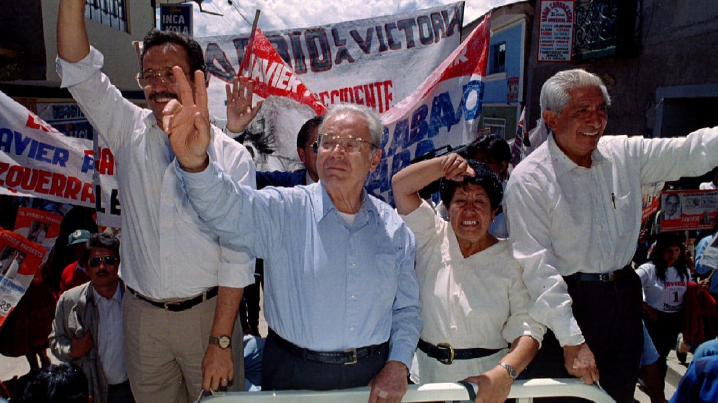 Javier Perez de Cuellar en Sicuani, Peru, en 1995. (Reuters)