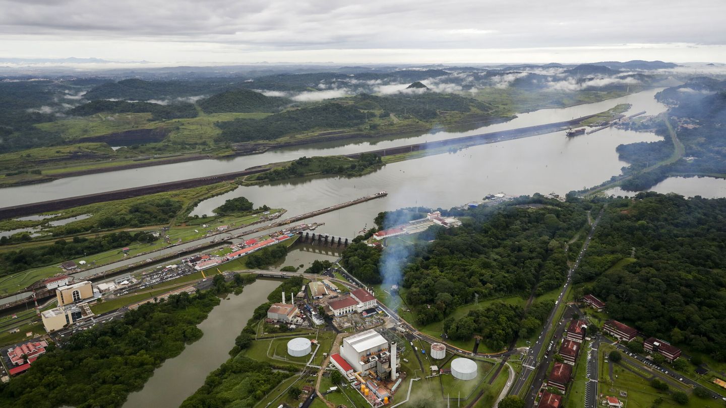 El Canal de Panamá, desde el aire. (EFE)