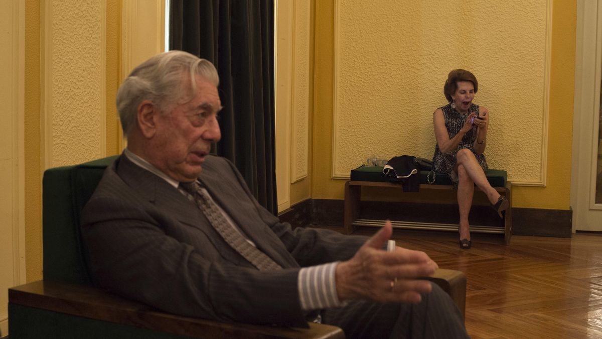 Lo que hacía Mario Vargas Llosa mientras su esposa Patricia "deshacía las maletas"