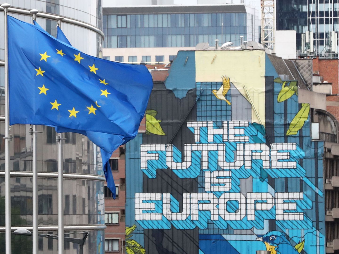 Banderas europeas en el corazón del barrio europeo de Bruselas. (Reuters)
