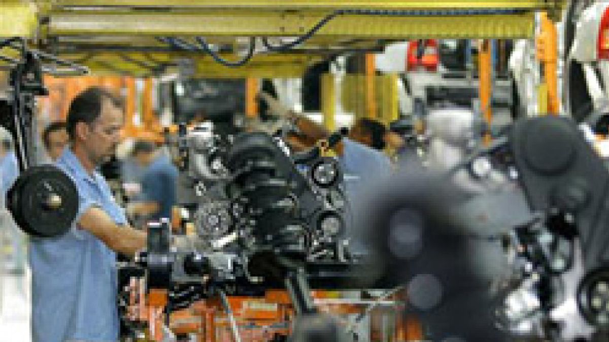 La producción industrial cae un 0,2% en septiembre y acaba con 14 meses de subidas