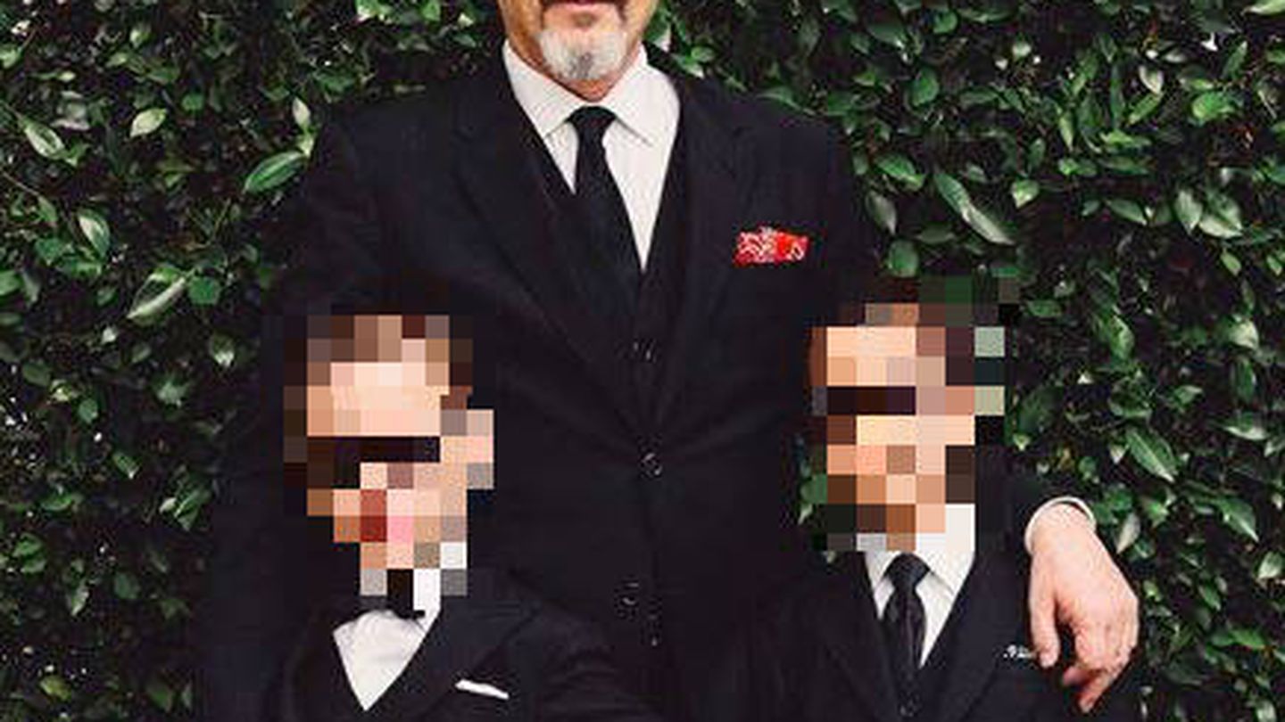 Miguel Bosé, con sus hijos, en una foto de sus redes sociales. (Instagram)