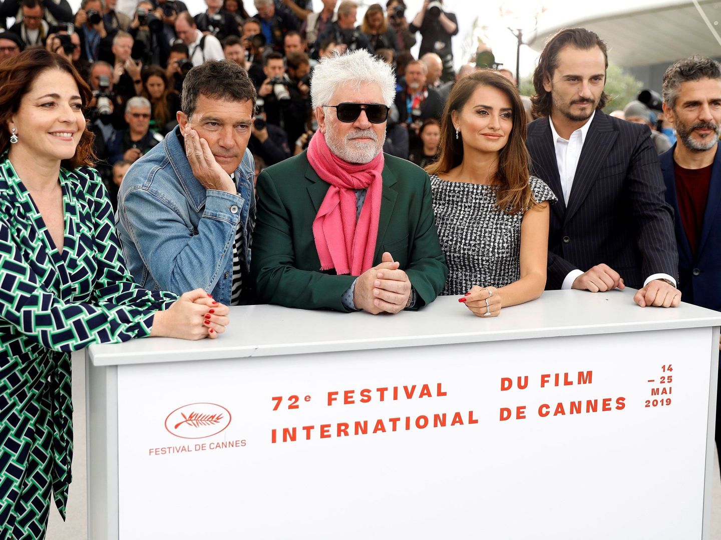 El elenco de 'Dolor y Gloria' en Cannes. (Efe)