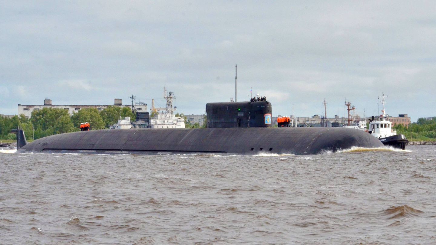 El submarino Belgorod, equipado con el torpedo que provoca tsunamis radioactivos, alias Poseidón.
