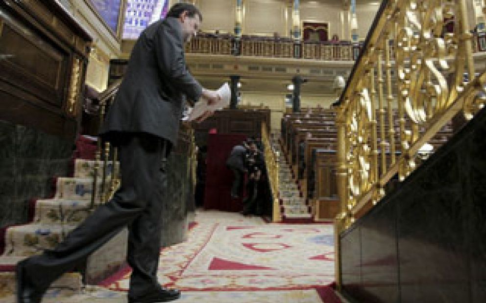 Foto: Rajoy ve "catastrófica" la gestión de la retirada y acusa a Chacón de "querer salir en el telediario"