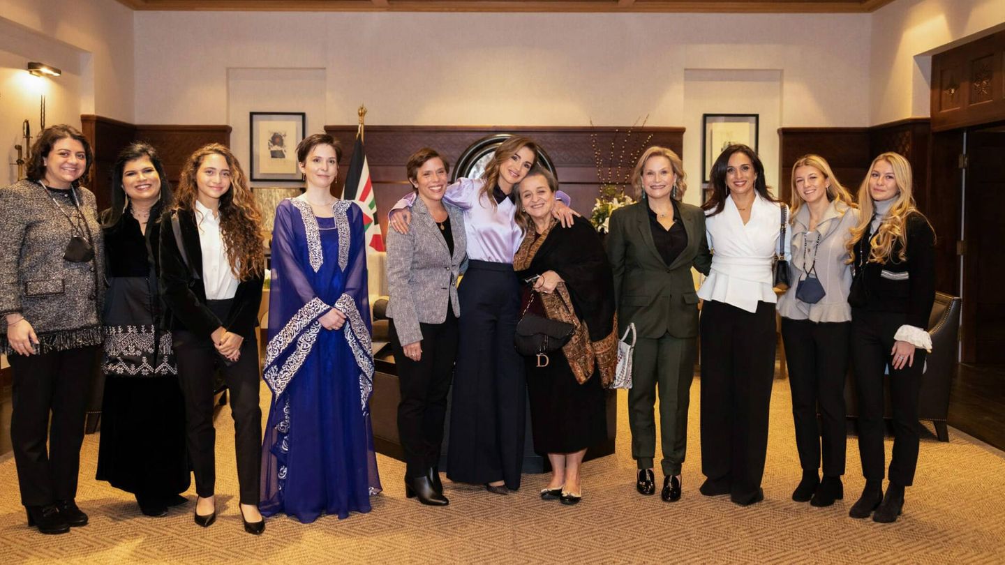 La reina Rania y miembros de la familia real jordana, durante el acto. (CP)