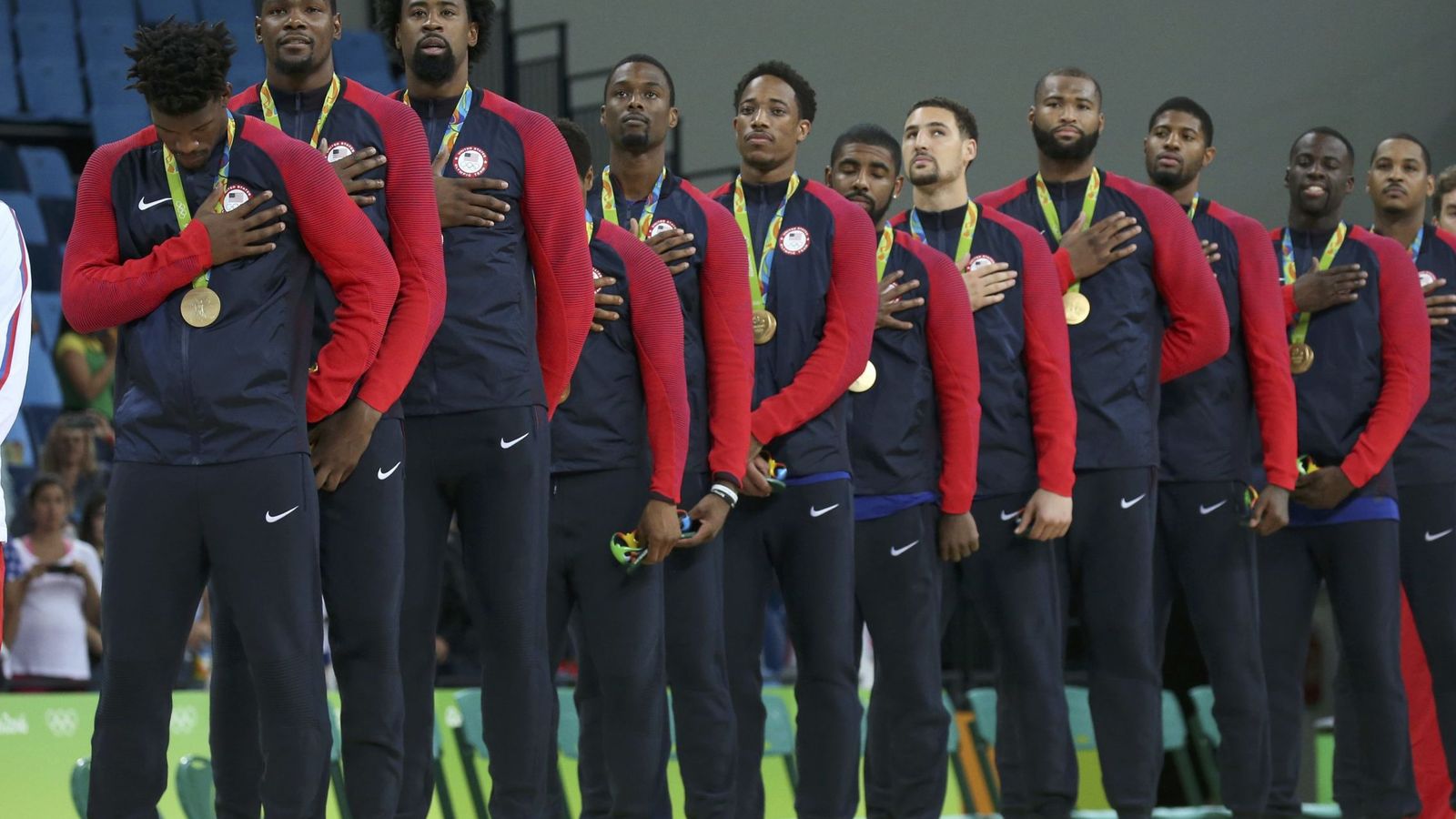 Foto: La selección de Estados Unidos se llevó el oro al ganar a Serbia en la final sin problemas (Reuters)