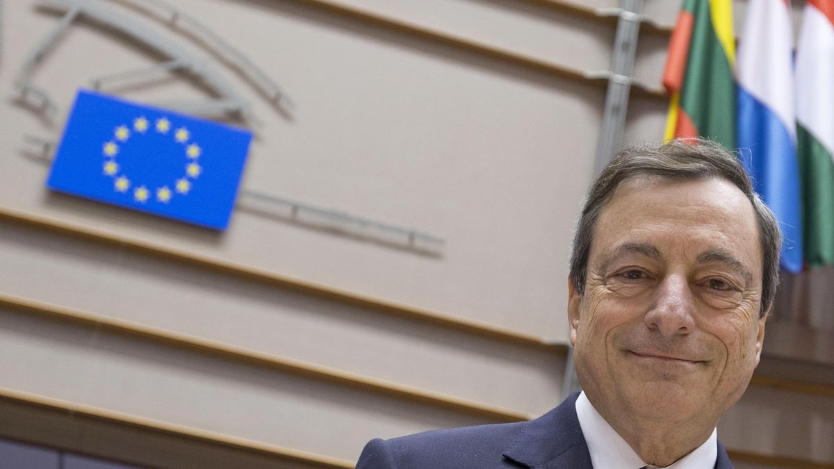 El BCE ofrece más dinero de urgencia a Grecia ante la creciente fuga de depósitos