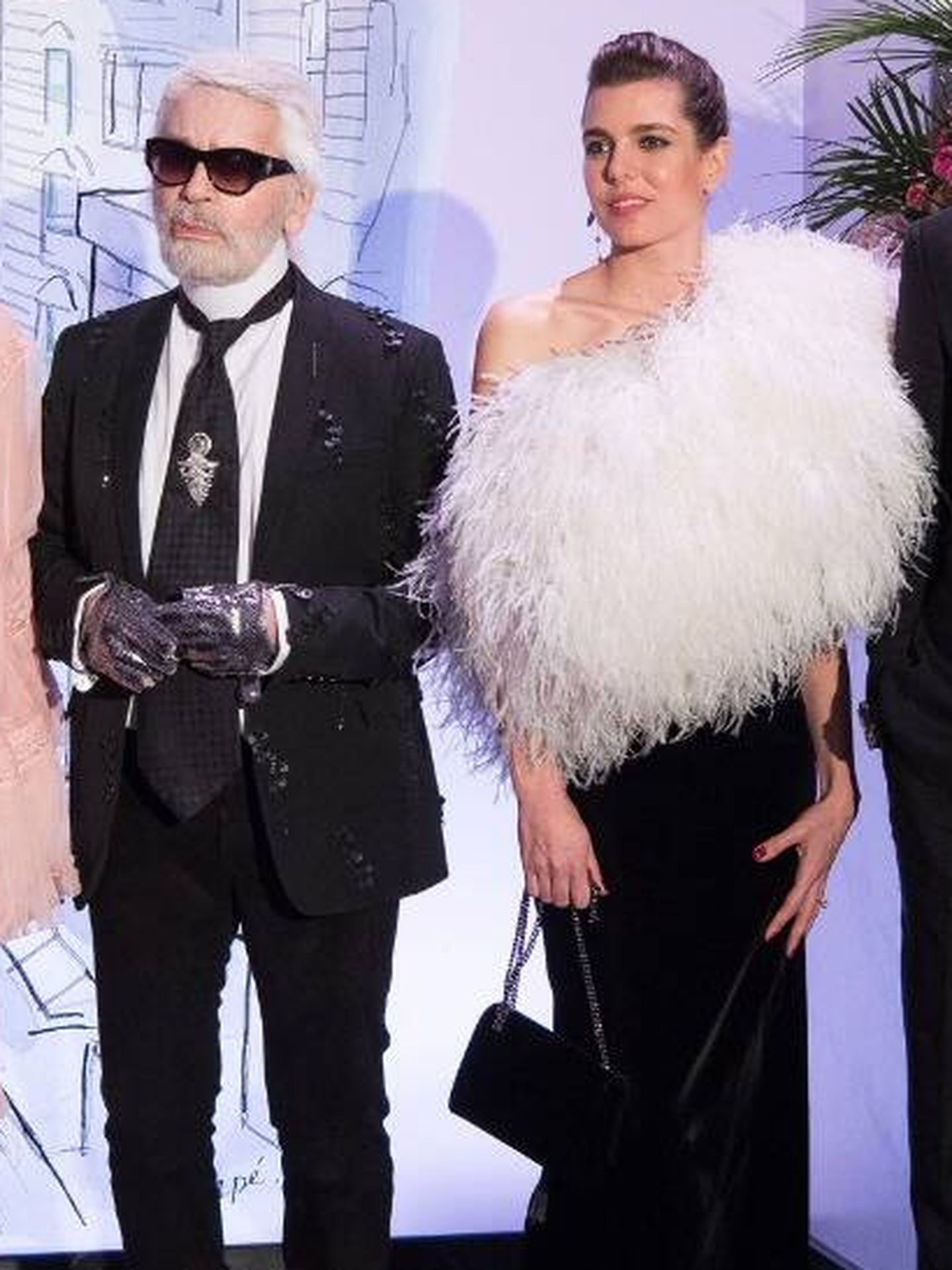 Carlota Casiraghi, junto a Karl Lagerfeld en el Baile de la Rosa de 2018. (Cordon Press)