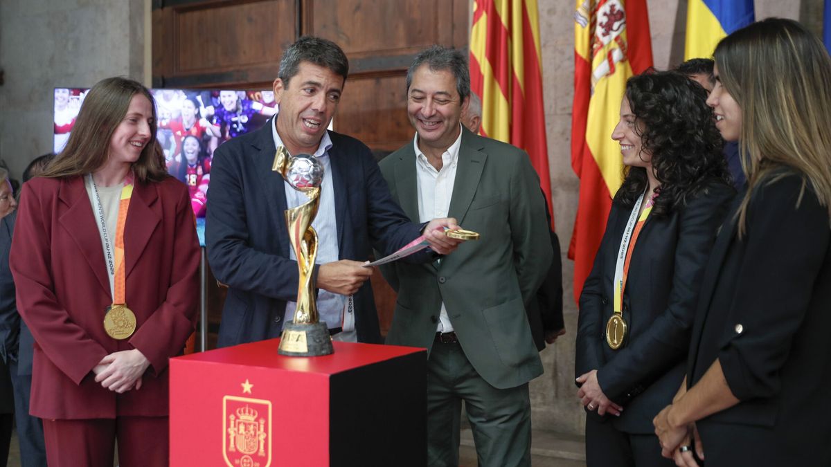La Generalitat concede la Alta Distinción a las campeonas valencianas del Mundial de fútbol