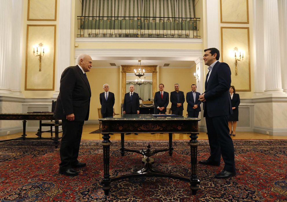 Foto: Alexis Tsipras, líder del partido de izquierda radical Syriza, jura su cargo como primer ministro ante el presidente de la República (Reuters).