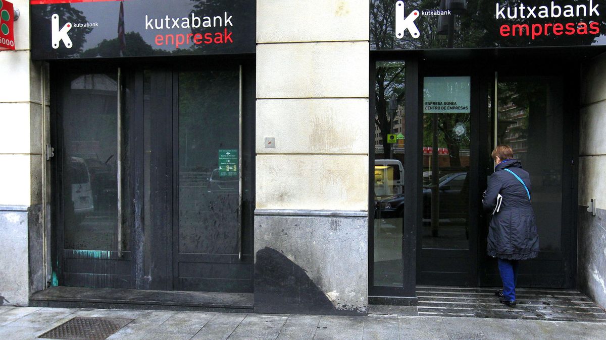Una pareja atraca una sucursal bancaria en Barcelona y se lleva 50.000 euros