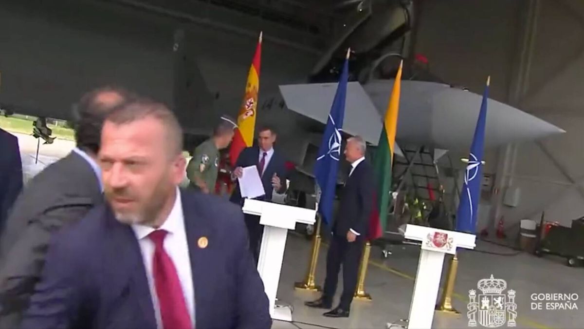 Una alerta por un avión ruso interrumpe la visita de Sánchez a la OTAN en Lituania