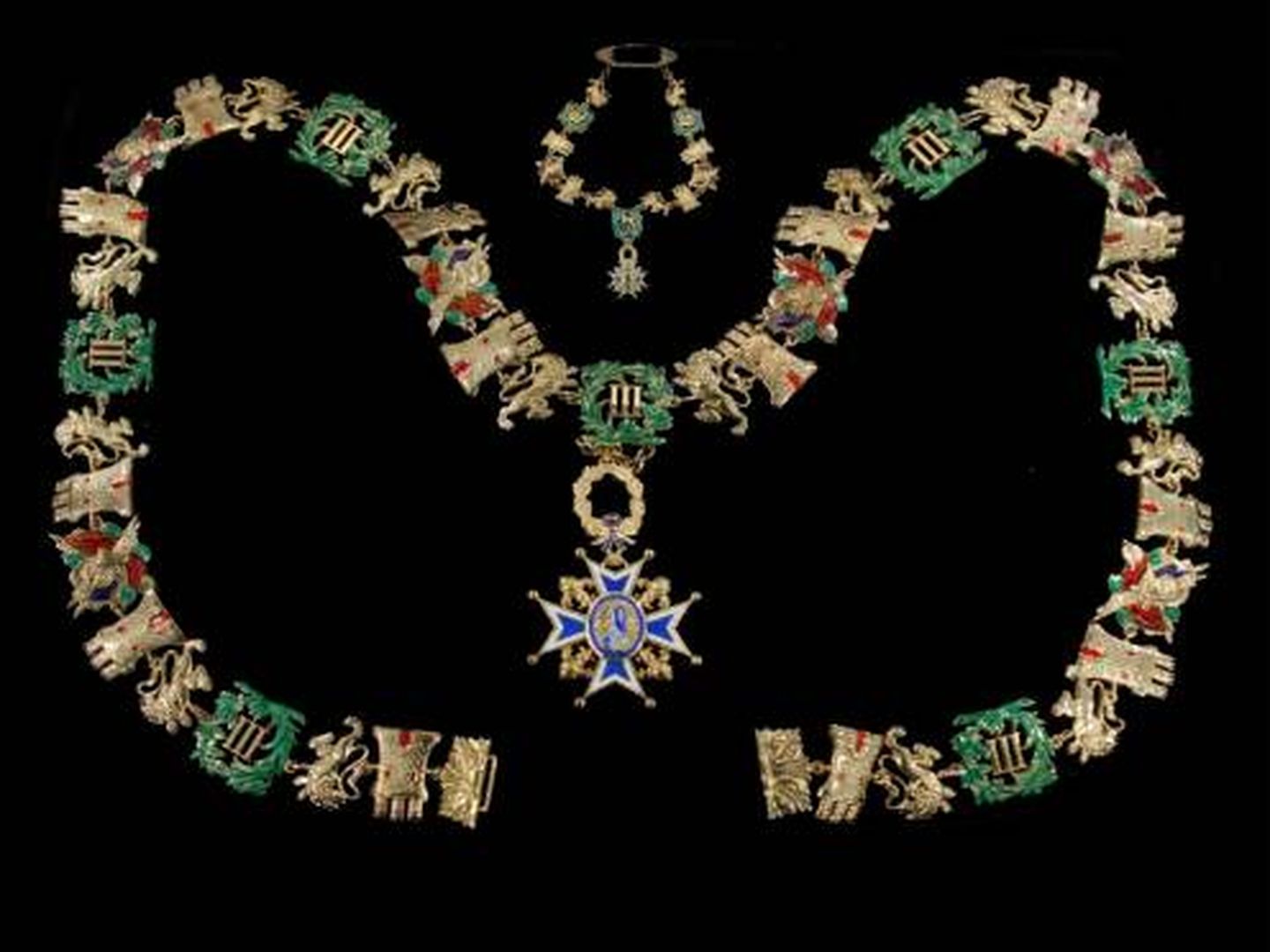 El collar de la Orden de Carlos III.