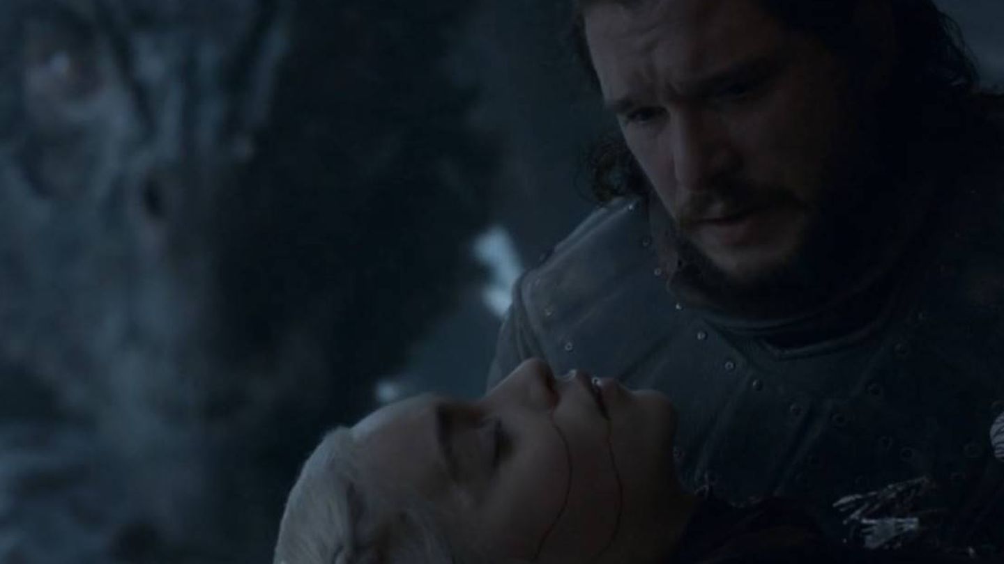 Jon Snow acaba con Daenerys Targaryen. (HBO)