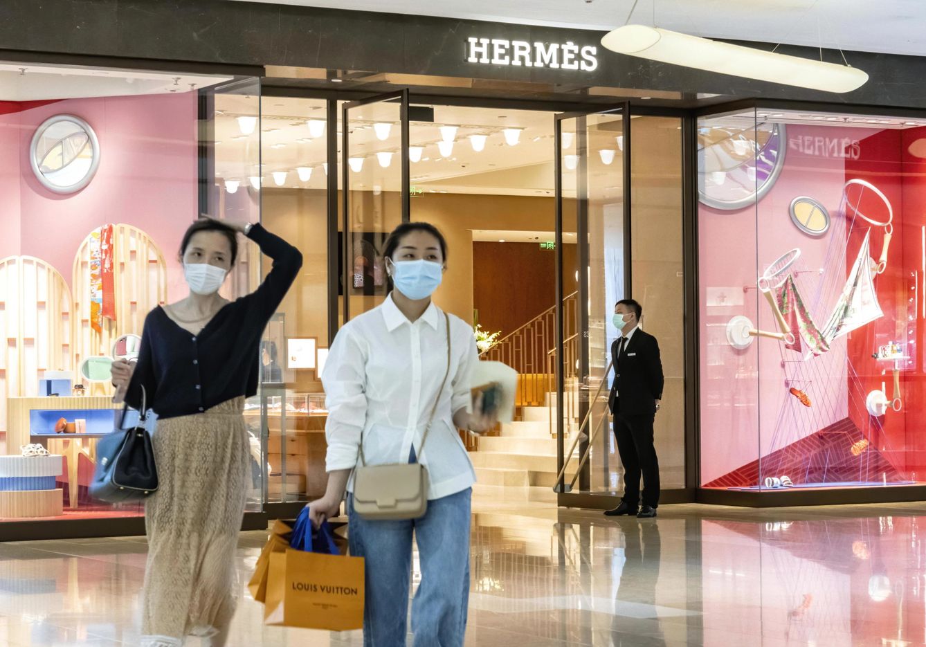 Una tienda de Hermès en China, durante la pandemia. (Reuters)
